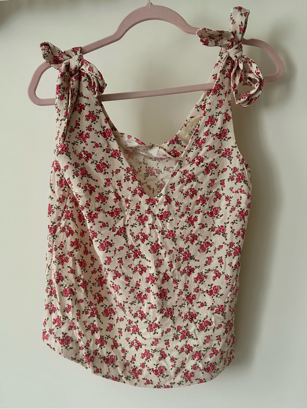 Sezane Lara blouse in pink rose floral - Picture 2 of 4